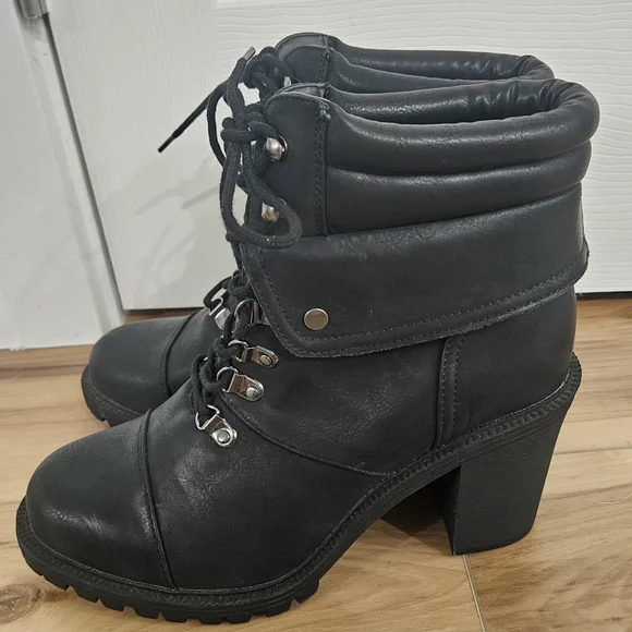 Torrid Black Heeled Boots Size 11W with Chunky Heel - Picture 1 of 10